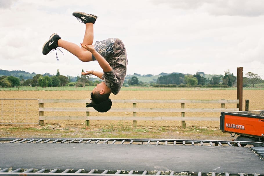 How to do a Backflip on a Trampoline - Guide