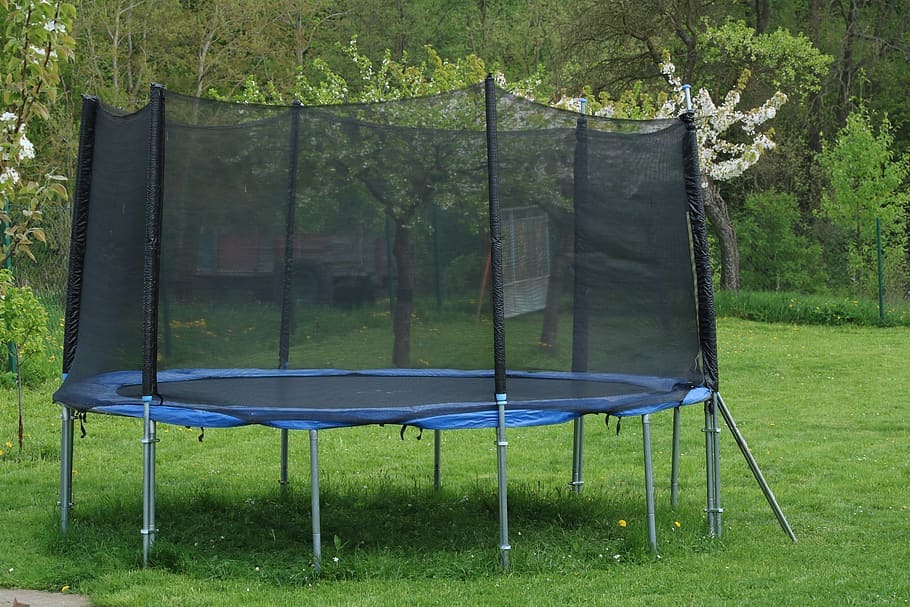 Does a Trampoline Harm Grass?