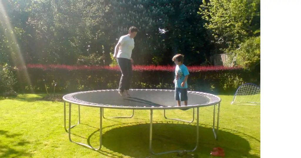 How much does a trampoline weigh