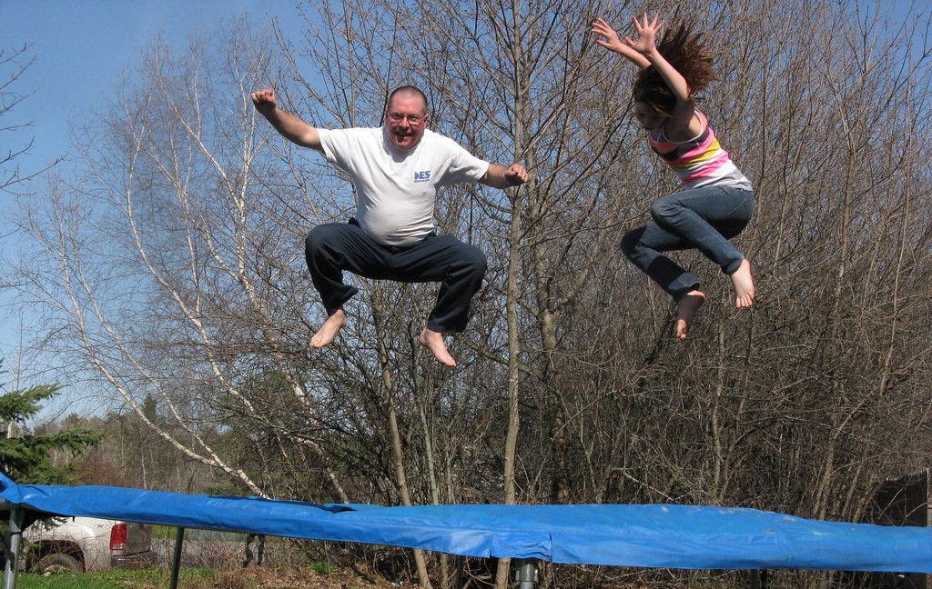 In what ways can jumping on a trampoline lead to knee damage?
