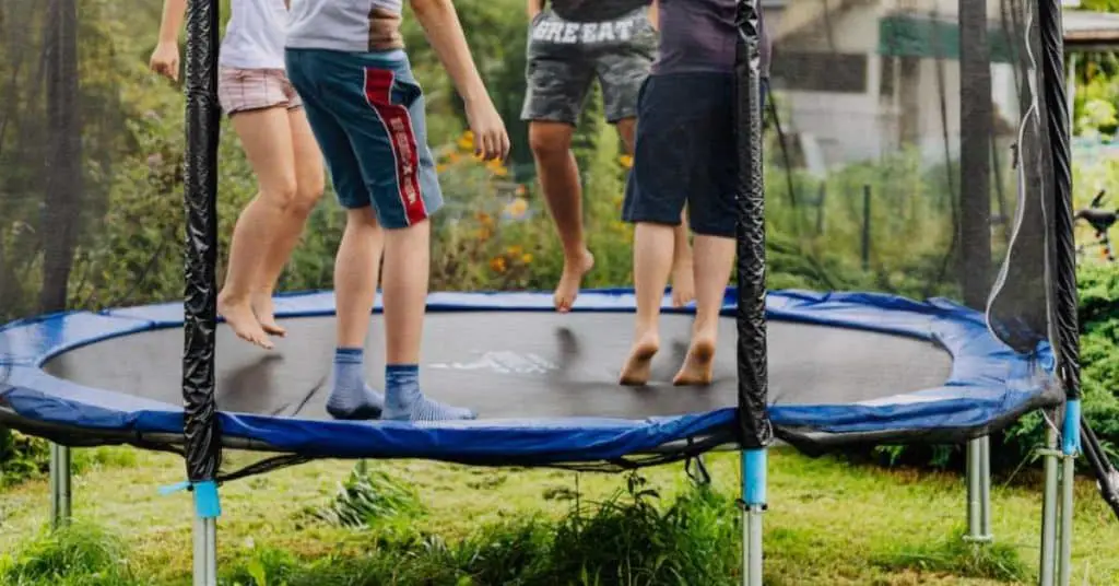 how much weight can a trampoline hold - guide